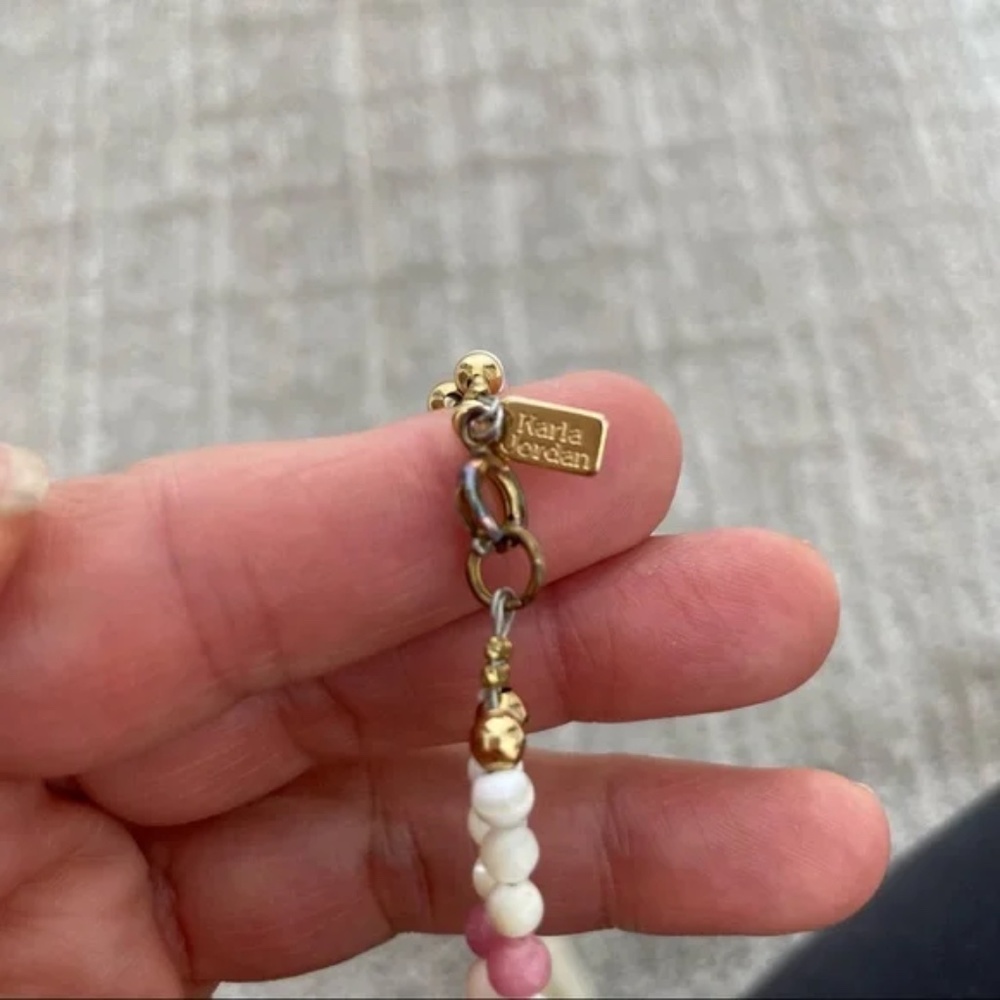 SOLD - KARLA JORDAN Vintage Beaded Necklace, Mother of Pearl Pendant - Picture 5 of 8
